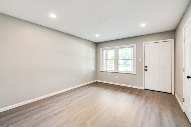 6632 Avalon Drive, Watauga, TX 76148