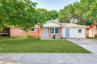 6632 Avalon Drive, Watauga, TX 76148