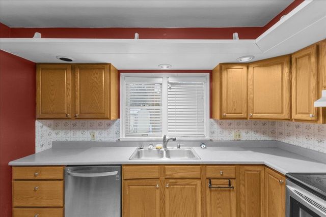 101 Village Green, Burlington, VT 05408