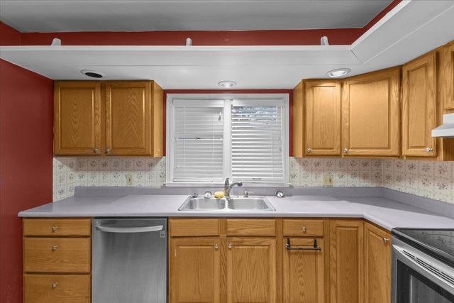 101 Village Green, Burlington, VT 05408