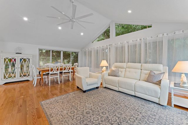 460 Sunrise Way, Juno Beach, FL 33408