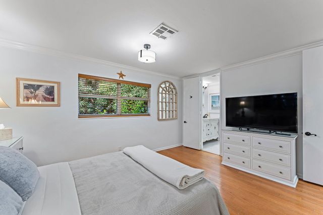 460 Sunrise Way, Juno Beach, FL 33408