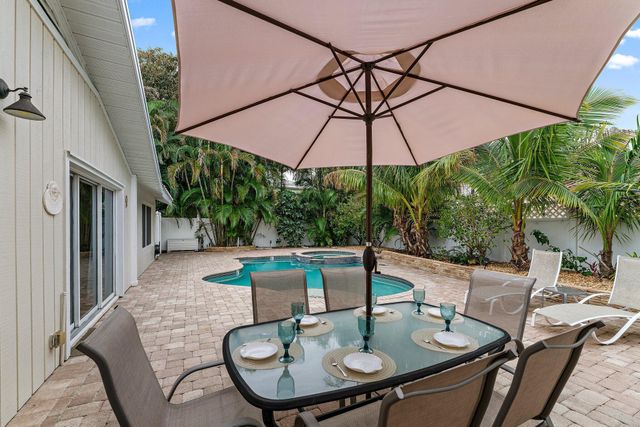 460 Sunrise Way, Juno Beach, FL 33408