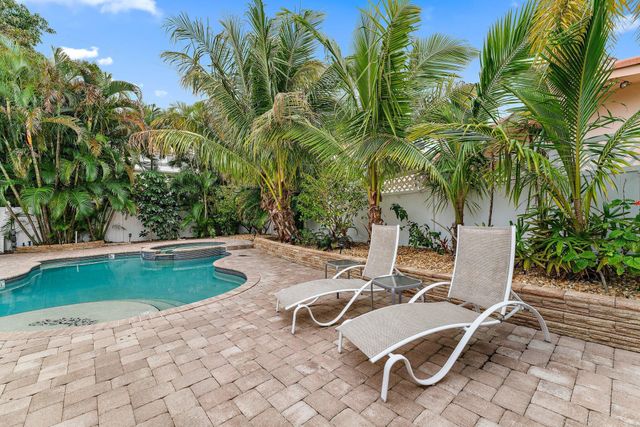 460 Sunrise Way, Juno Beach, FL 33408