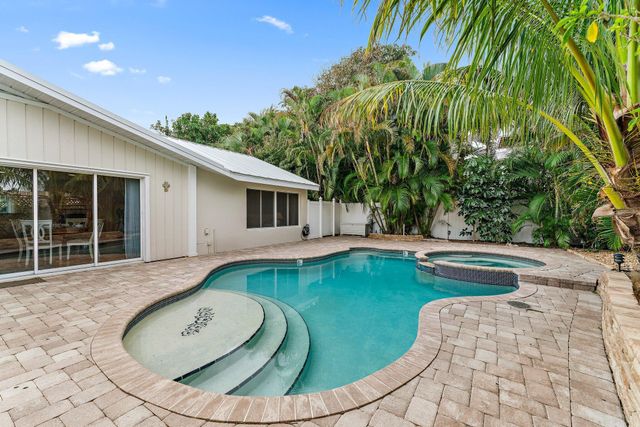 460 Sunrise Way, Juno Beach, FL 33408