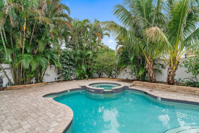 460 Sunrise Way, Juno Beach, FL 33408