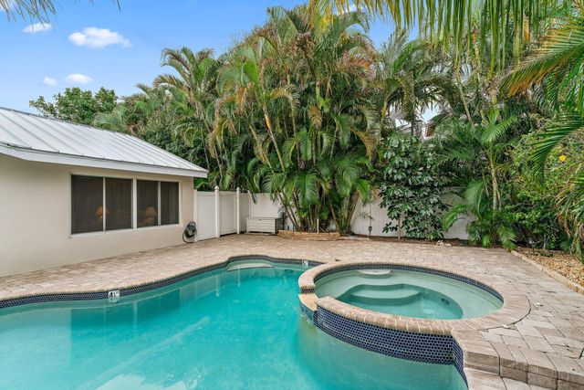 460 Sunrise Way, Juno Beach, FL 33408