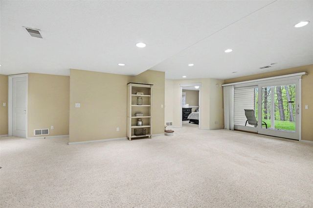 3815 Ravinewood Circle, Grand Rapids, MI 49508