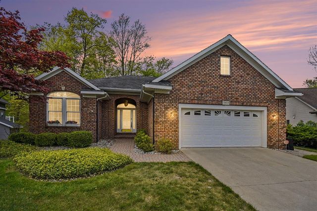 3815 Ravinewood Circle, Grand Rapids, MI 49508