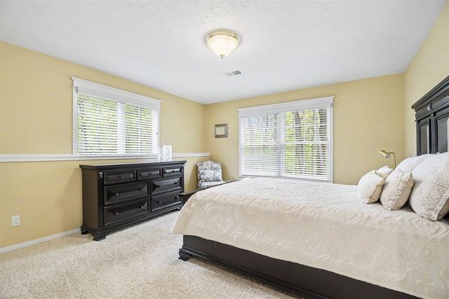 3815 Ravinewood Circle, Grand Rapids, MI 49508