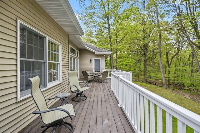 3815 Ravinewood Circle, Grand Rapids, MI 49508