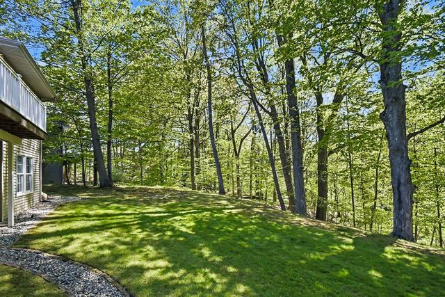 3815 Ravinewood Circle, Grand Rapids, MI 49508