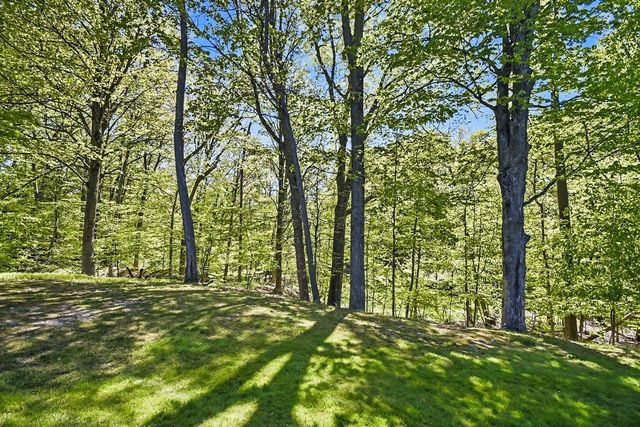 3815 Ravinewood Circle, Grand Rapids, MI 49508