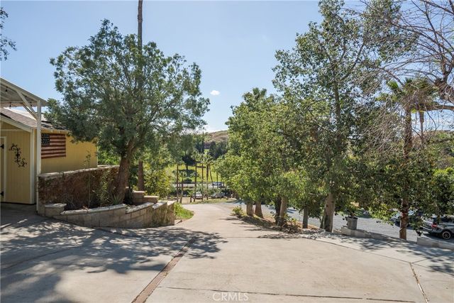 3003 Central Avenue, Riverside, CA 92506