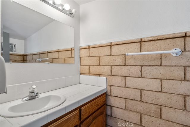 3003 Central Avenue, Riverside, CA 92506