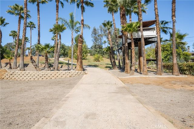3003 Central Avenue, Riverside, CA 92506