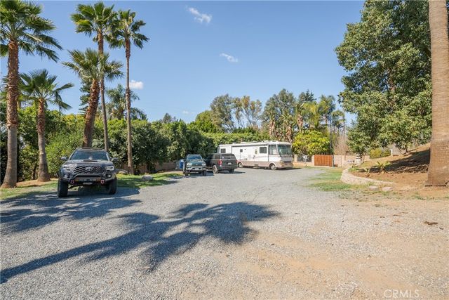 3003 Central Avenue, Riverside, CA 92506