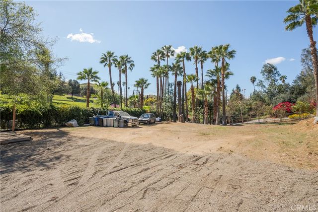 3003 Central Avenue, Riverside, CA 92506