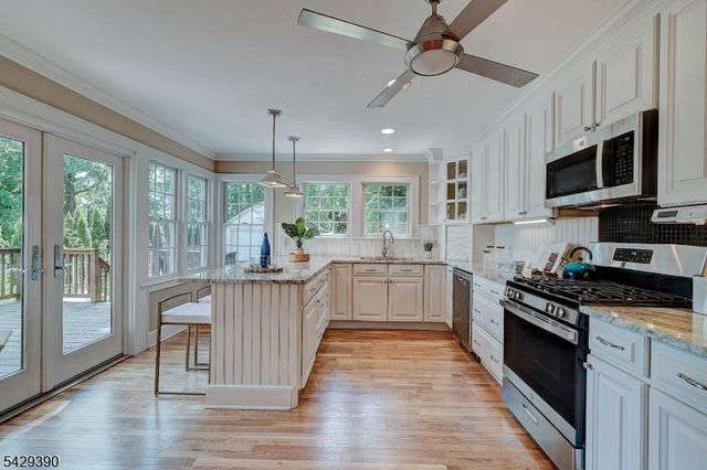 18 Evergreen Pl, Maplewood Twp., NJ 07040