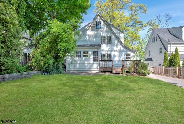 18 Evergreen Pl, Maplewood Twp., NJ 07040