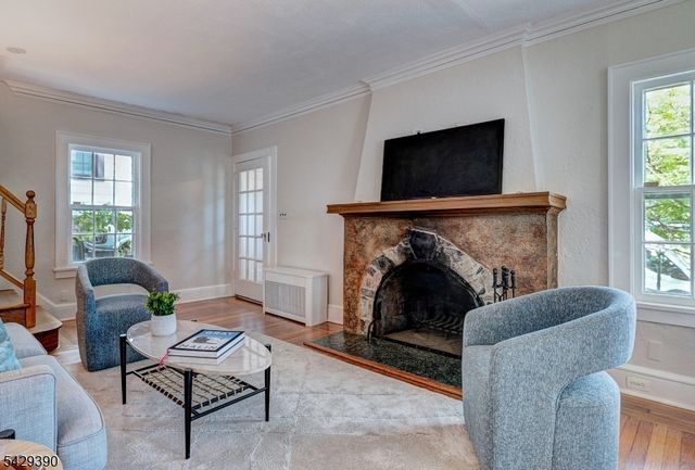 18 Evergreen Pl, Maplewood Twp., NJ 07040