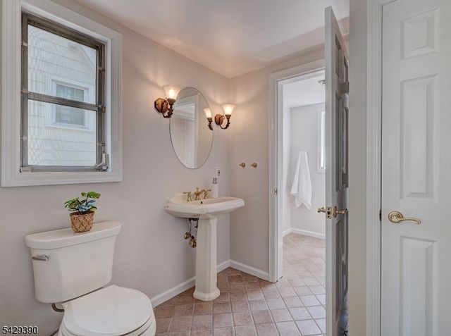 18 Evergreen Pl, Maplewood Twp., NJ 07040
