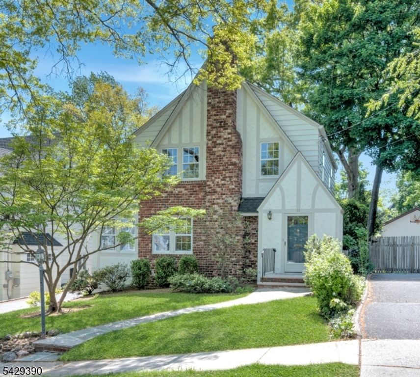18 Evergreen Pl, Maplewood Twp., NJ 07040