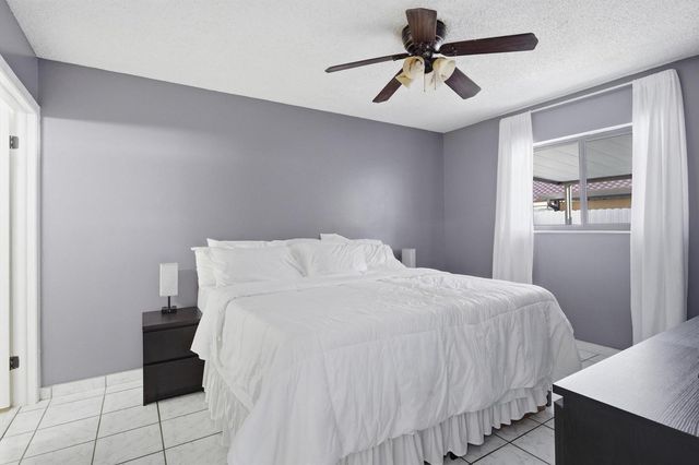 5465 W 27th Lane, Hialeah, FL 33016