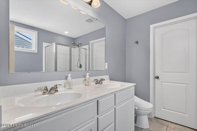 11820 Beacon Ct, Louisville, KY 40299