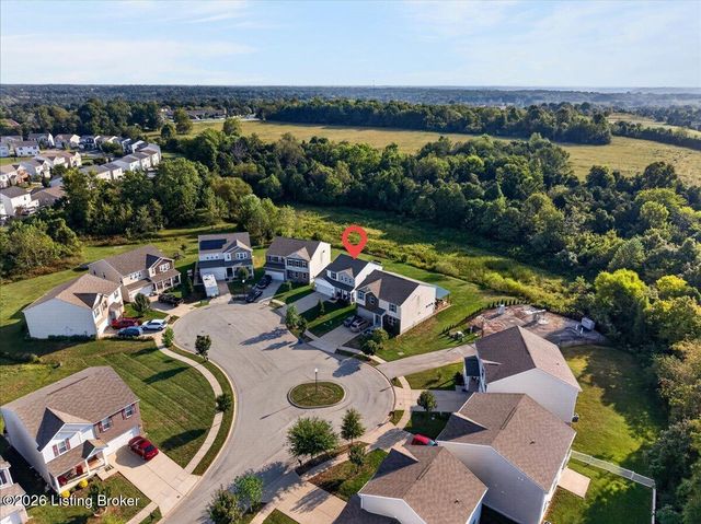 11820 Beacon Ct, Louisville, KY 40299
