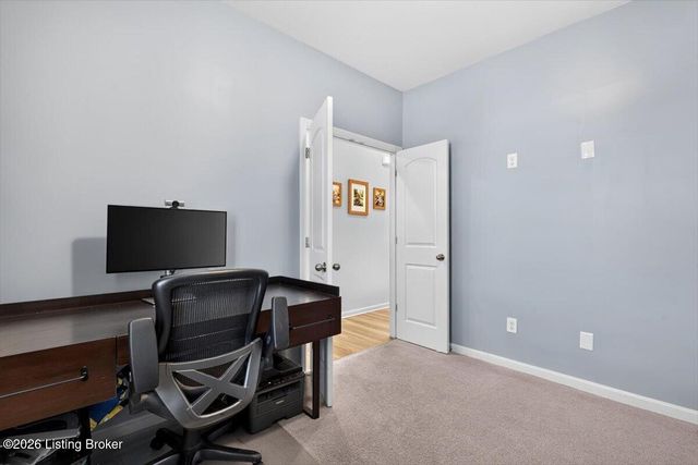11820 Beacon Ct, Louisville, KY 40299