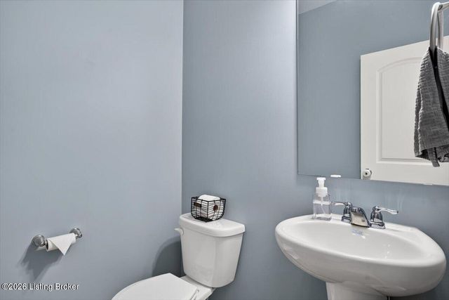 11820 Beacon Ct, Louisville, KY 40299
