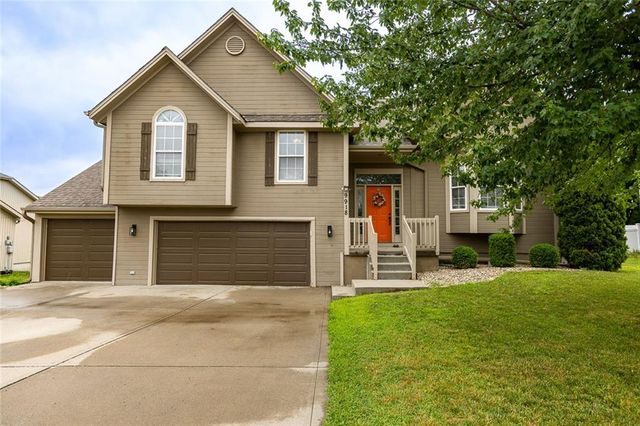 9918 N Highland Place, Kansas City, MO 64155