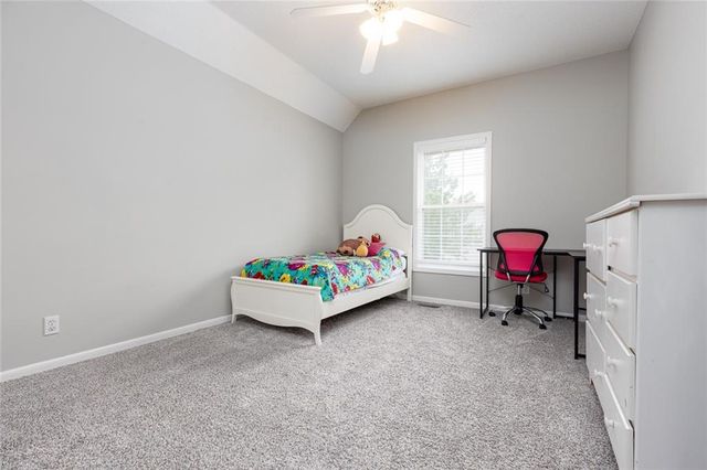 9918 N Highland Place, Kansas City, MO 64155