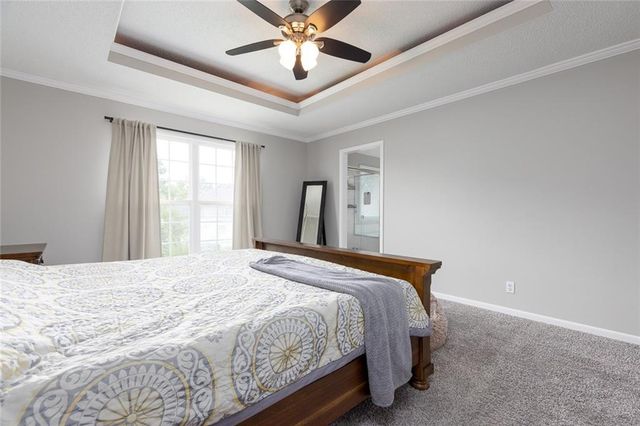 9918 N Highland Place, Kansas City, MO 64155