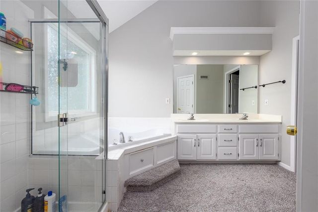 9918 N Highland Place, Kansas City, MO 64155
