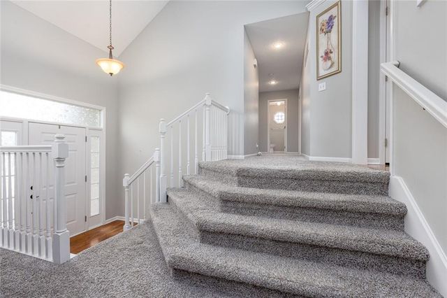 9918 N Highland Place, Kansas City, MO 64155