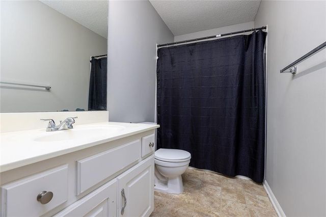 9918 N Highland Place, Kansas City, MO 64155