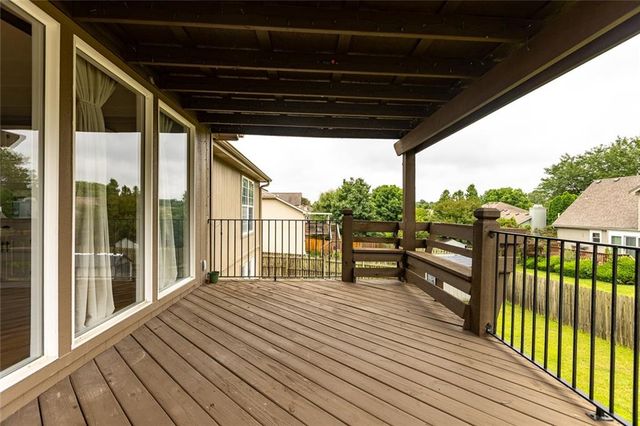 9918 N Highland Place, Kansas City, MO 64155