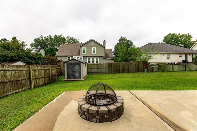 9918 N Highland Place, Kansas City, MO 64155