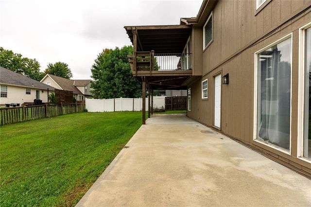 9918 N Highland Place, Kansas City, MO 64155