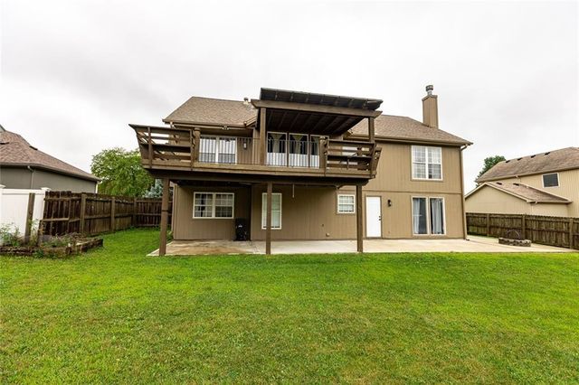 9918 N Highland Place, Kansas City, MO 64155