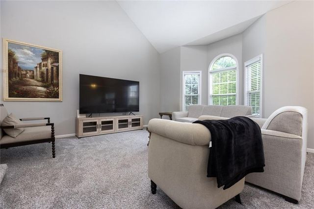 9918 N Highland Place, Kansas City, MO 64155