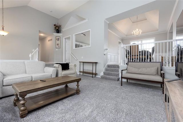 9918 N Highland Place, Kansas City, MO 64155