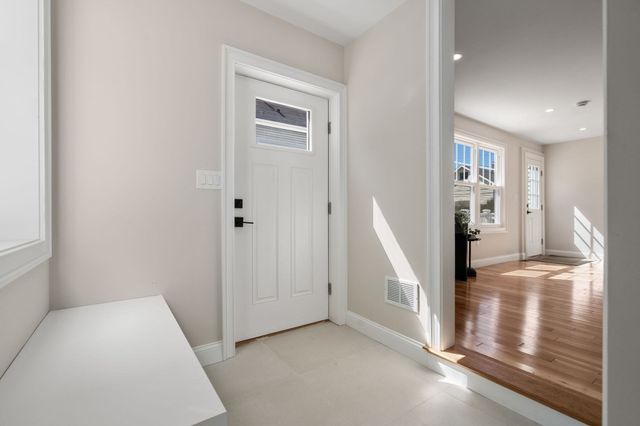 15 Foster Street 15B, Arlington, MA 02474