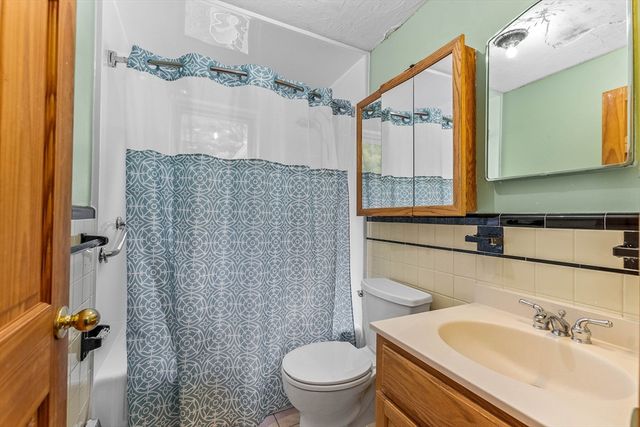 137 Eleanor Dr, Braintree, MA 02184