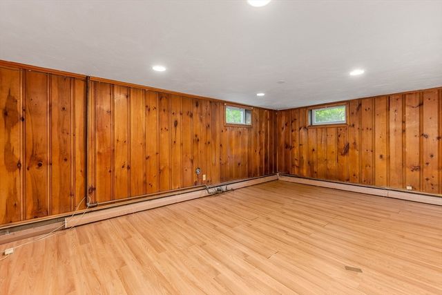 137 Eleanor Dr, Braintree, MA 02184