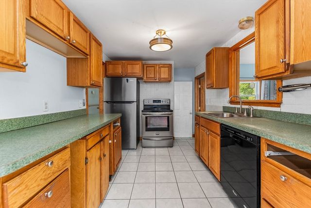 137 Eleanor Dr, Braintree, MA 02184
