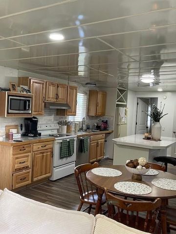 128 Park DR, Bastrop, TX 78602