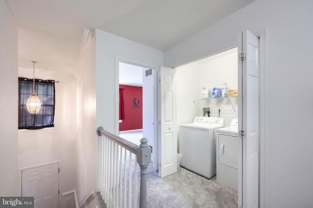 14 BARBERRY CT, Manchester, PA 17345